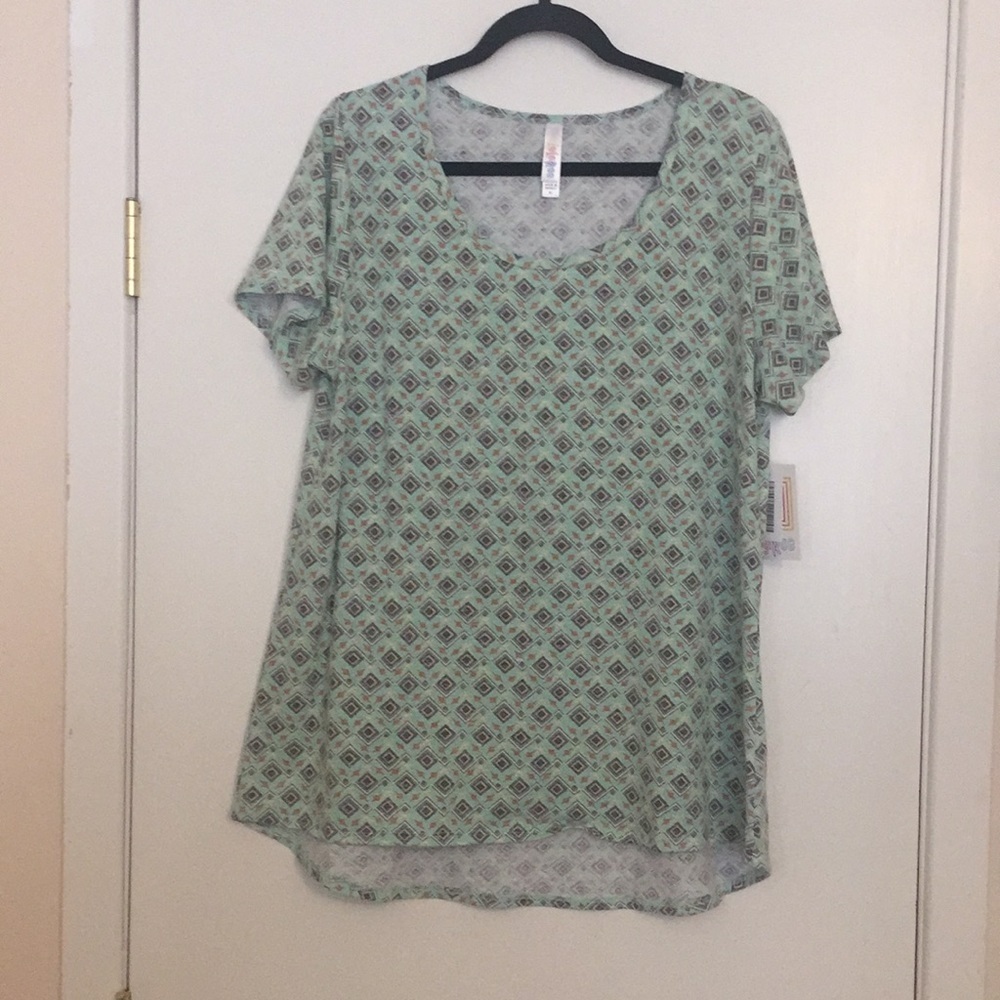 XL LuLaRoe Classic Tee BB31 966‎